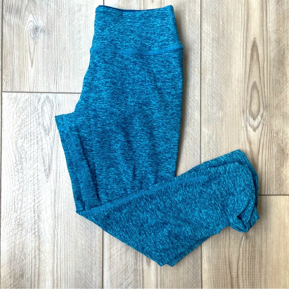 Beyond Yoga Pants - Beyond Yoga Twist And Shout Capri Legging in Amalfi Coast Tahiti Blue